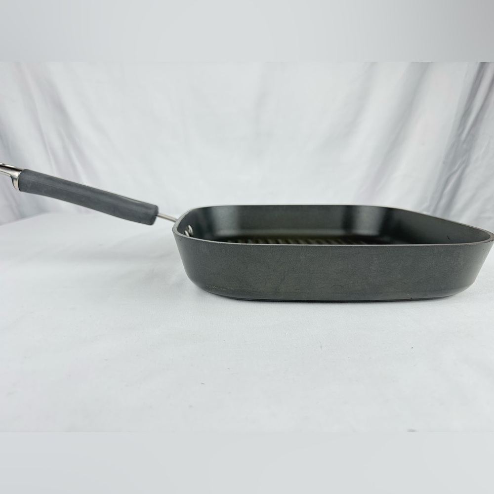 Pampered Chef 11” Executive Non Stick Cast Iron Grill Pan - Picture 6 of 8
